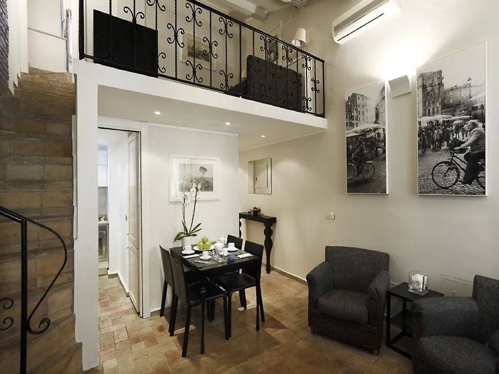Apartment Antiche Residenze Romane - Campo De' Fiori Italy